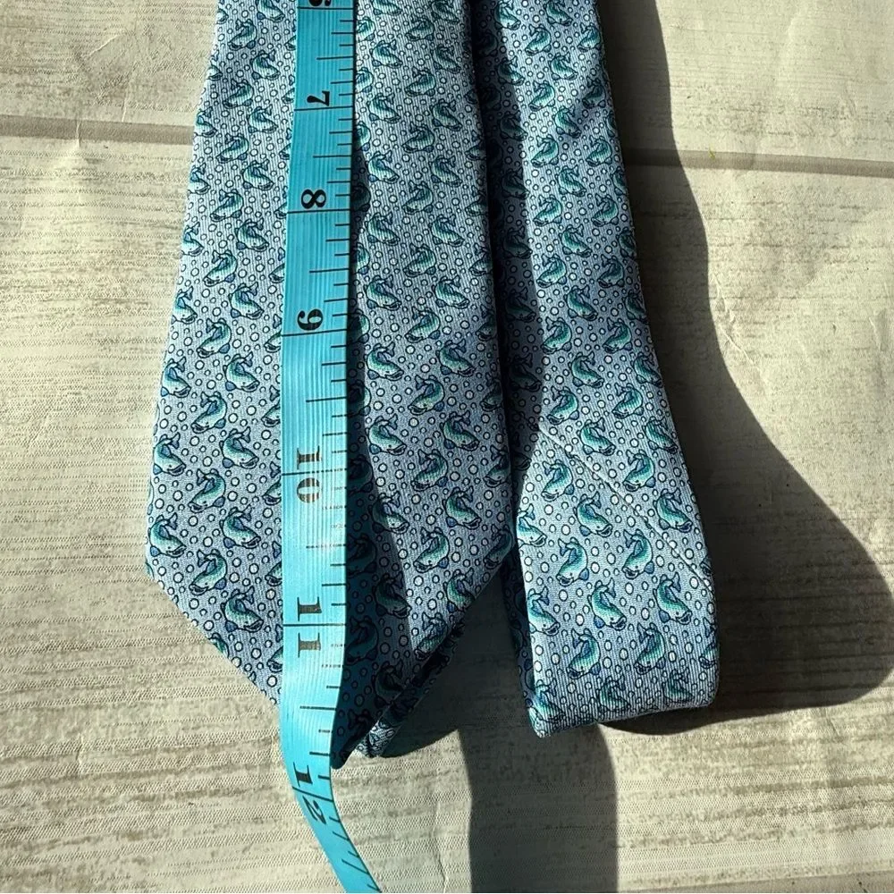 Vineyard Vines 100% Silk Tie Whake style 48 inch blue